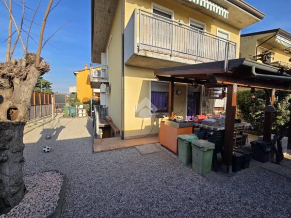 appartamento in vendita a San Giovanni Lupatoto in zona Raldon
