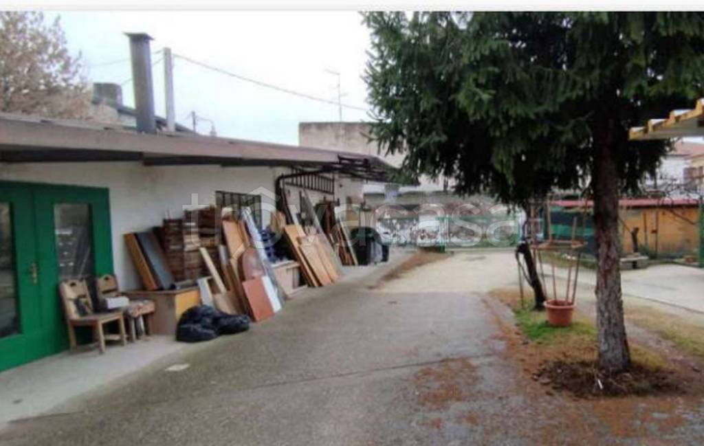 negozio in vendita a San Giovanni Lupatoto