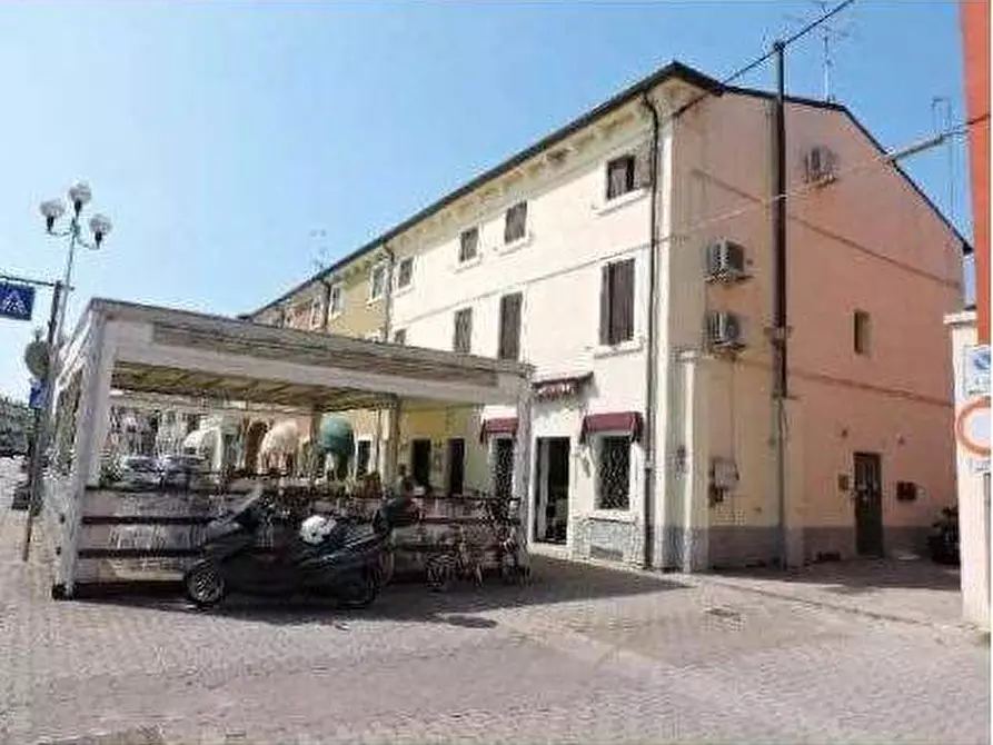 negozio in vendita a San Giovanni Lupatoto in zona Raldon