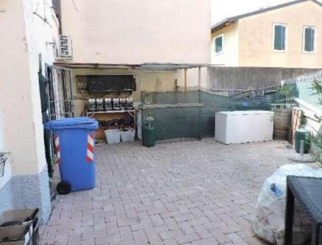 negozio in vendita a San Giovanni Lupatoto in zona Raldon