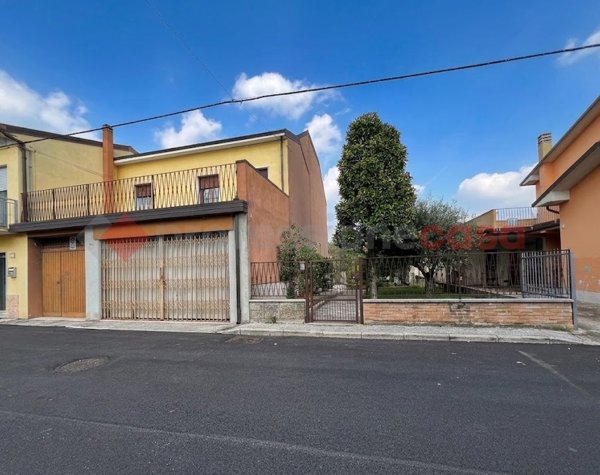 casa indipendente in vendita a San Giovanni Lupatoto