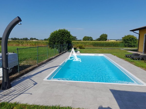 negozio in vendita a San Giovanni Lupatoto