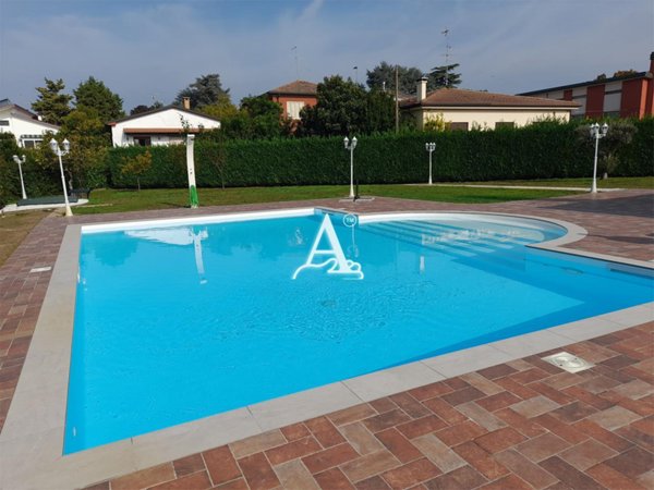 negozio in vendita a San Giovanni Lupatoto