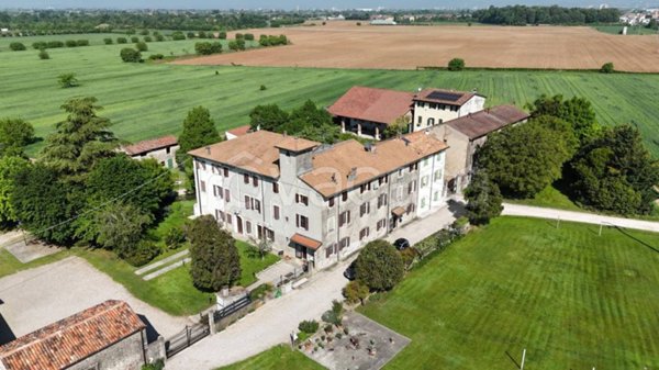 casa indipendente in vendita a San Giovanni Lupatoto in zona Pozzo