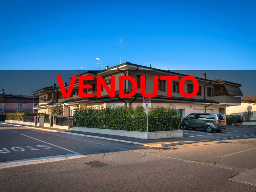 locale commerciale in vendita a San Giovanni Lupatoto