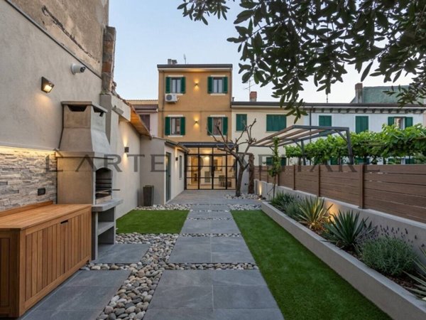 casa indipendente in vendita a San Giovanni Lupatoto