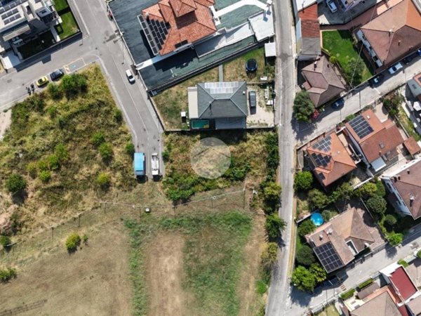 terreno edificabile in vendita a San Giovanni Lupatoto