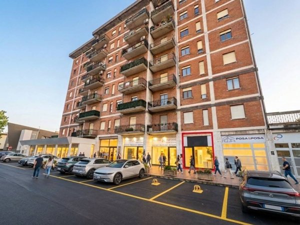 negozio in vendita a San Giovanni Lupatoto