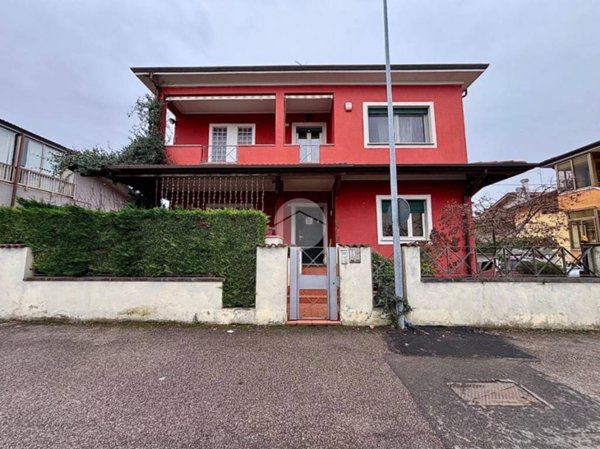 casa indipendente in vendita a San Giovanni Lupatoto in zona Pozzo