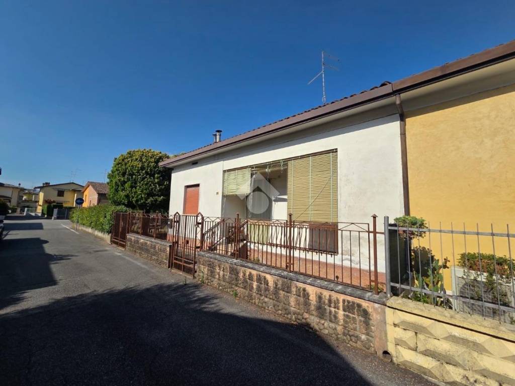 casa indipendente in vendita a San Giovanni Lupatoto in zona Raldon