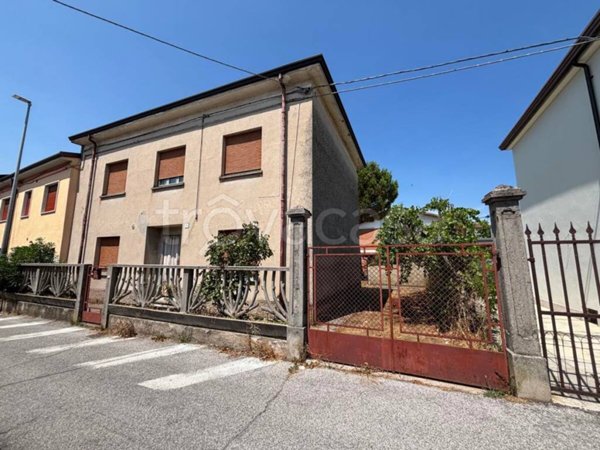 casa indipendente in vendita a San Giovanni Lupatoto in zona Pozzo
