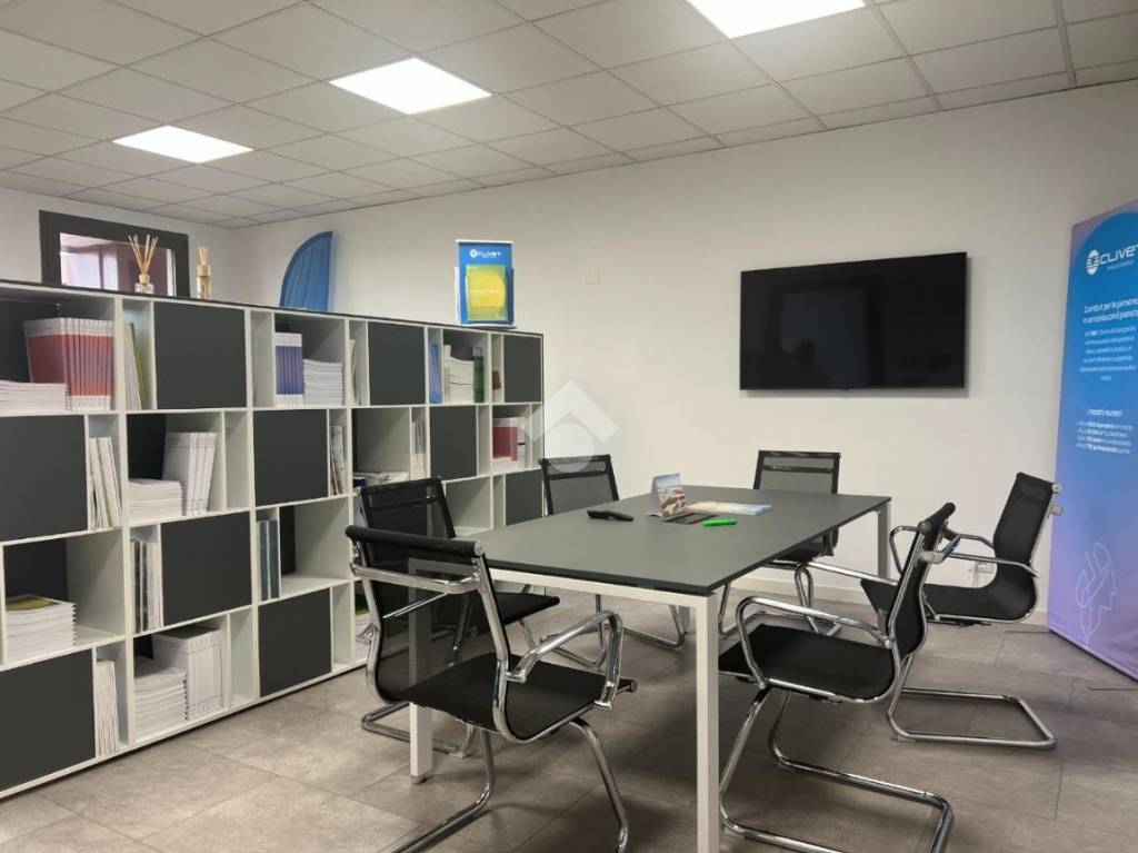 ufficio in vendita a San Giovanni Lupatoto
