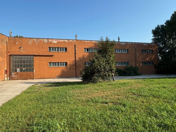 locale di sgombero in vendita a Sanguinetto