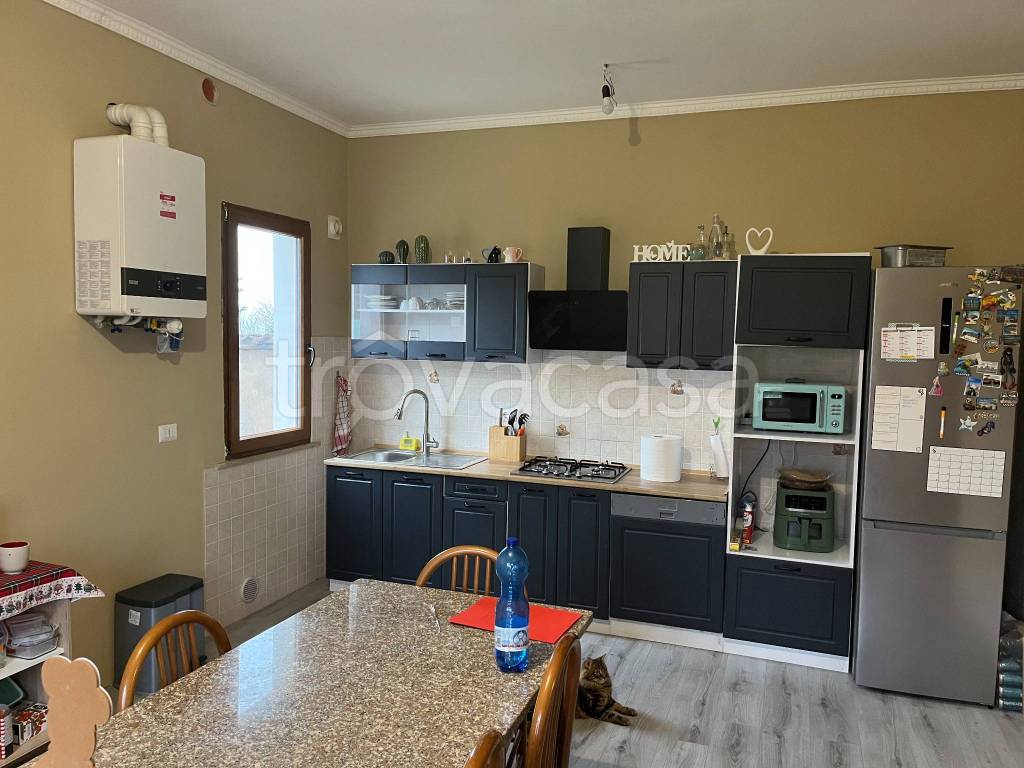 appartamento in vendita a Sanguinetto in zona Venera