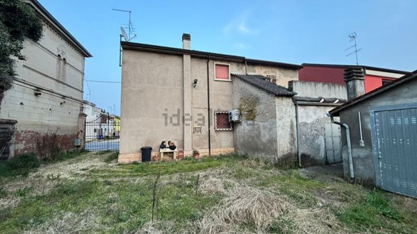 esavano in vendita a Sanguinetto