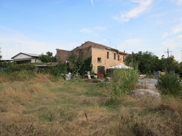 terreno edificabile in vendita a Sanguinetto