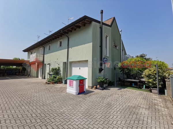 casa indipendente in vendita a Sanguinetto in zona Venera