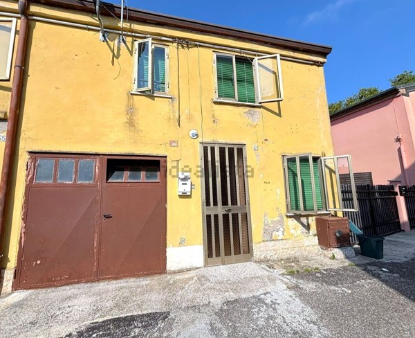 casa indipendente in vendita a Sanguinetto in zona Venera