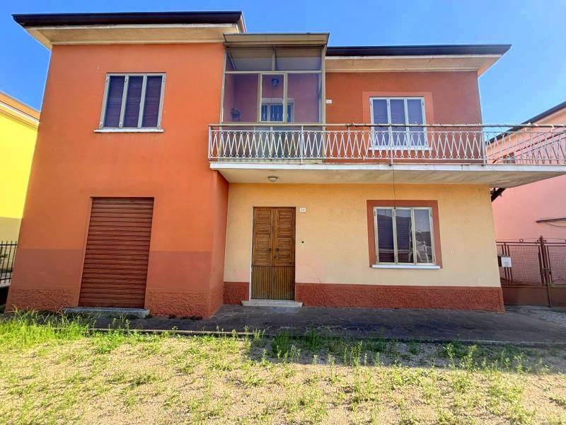 casa indipendente in vendita a Sanguinetto in zona Venera