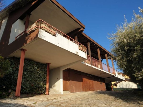 casa indipendente in vendita a San Martino Buon Albergo