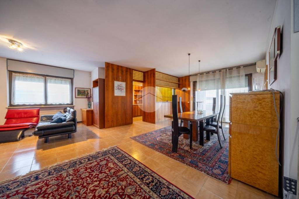 negozio in vendita a San Martino Buon Albergo