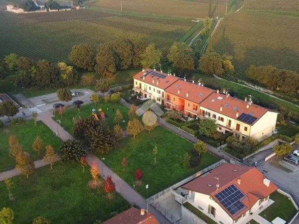 casa indipendente in vendita a San Martino Buon Albergo