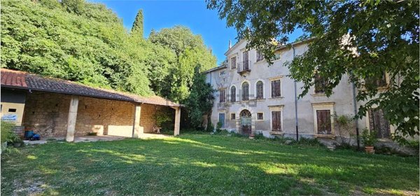 casa indipendente in vendita a San Martino Buon Albergo