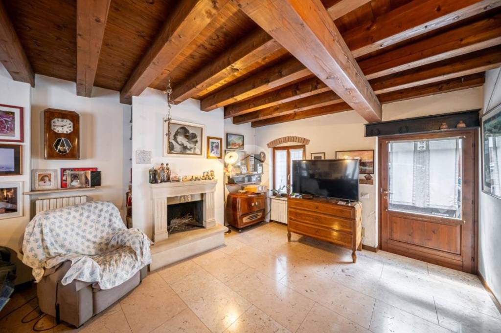 casa indipendente in vendita a San Martino Buon Albergo