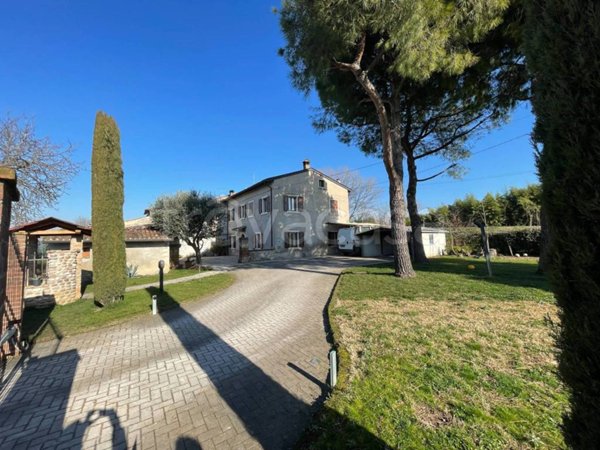casa indipendente in vendita a San Martino Buon Albergo