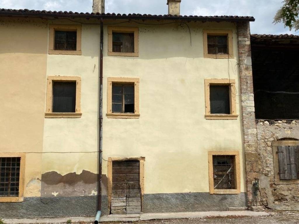 casa indipendente in vendita a San Martino Buon Albergo