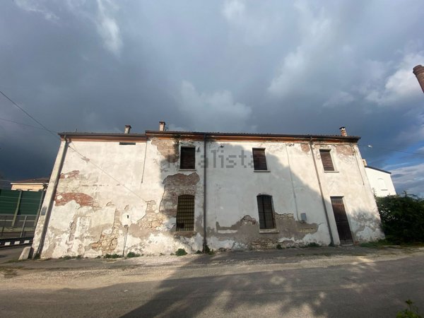casa indipendente in vendita a San Martino Buon Albergo