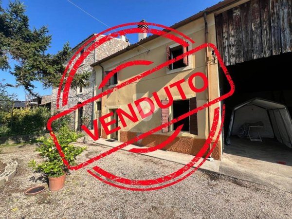casa indipendente in vendita a San Martino Buon Albergo