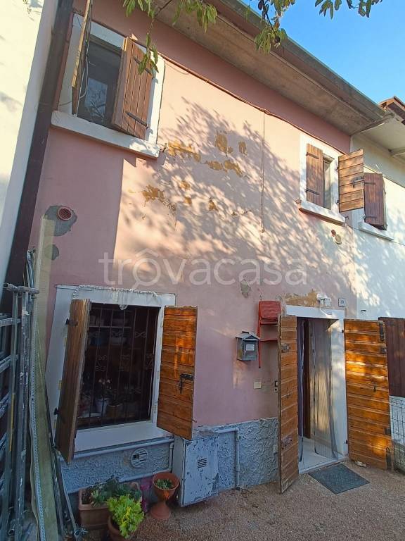 casa indipendente in vendita a San Martino Buon Albergo