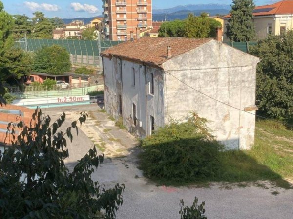 casa indipendente in vendita a San Martino Buon Albergo