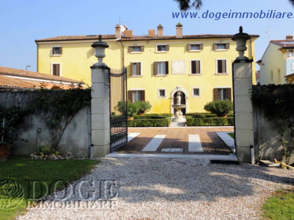 casa indipendente in vendita a San Martino Buon Albergo