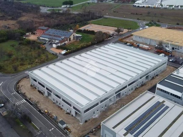 locale commerciale in vendita a San Martino Buon Albergo