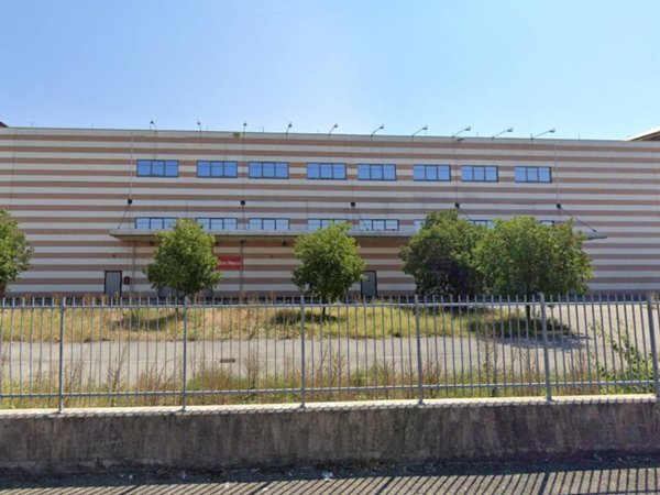 locale commerciale in vendita a San Martino Buon Albergo