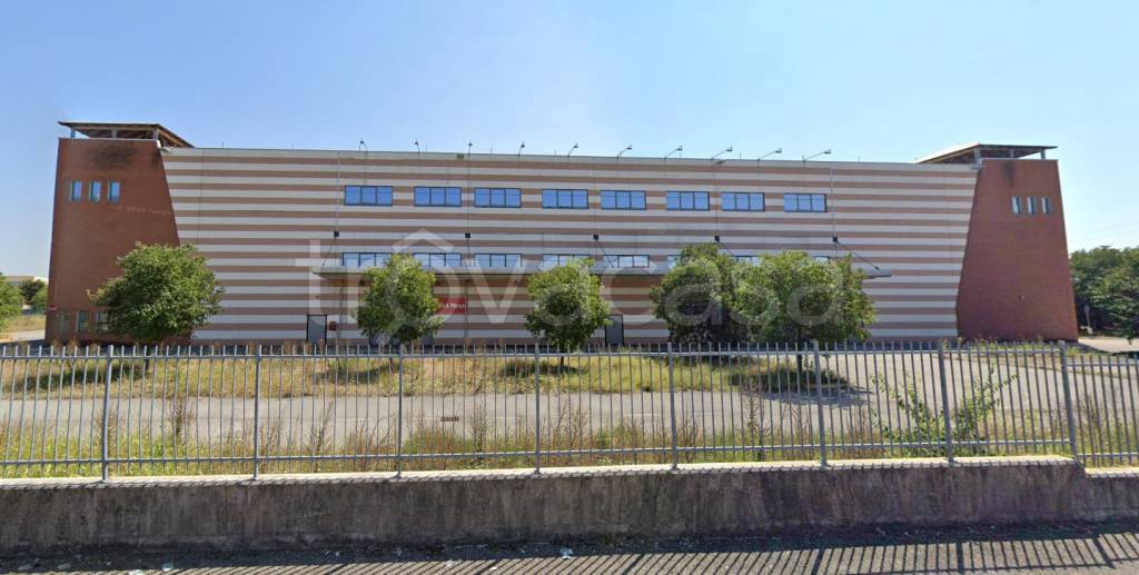 locale commerciale in vendita a San Martino Buon Albergo