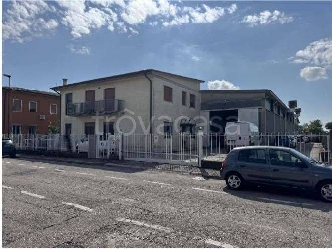 locale di sgombero in vendita a San Martino Buon Albergo