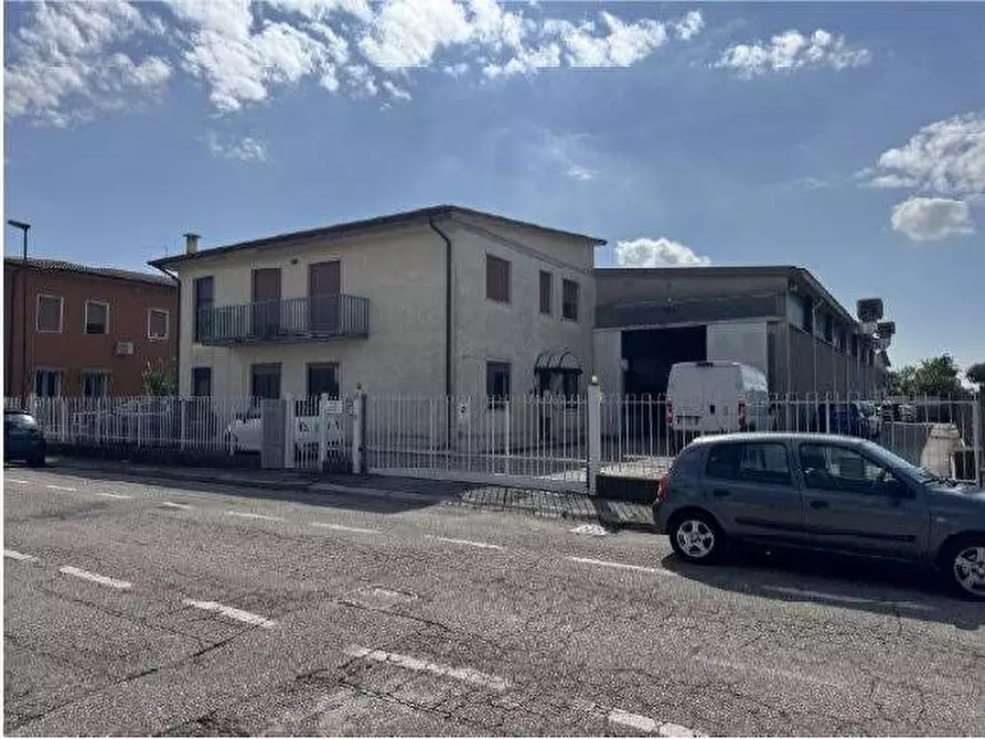 locale di sgombero in vendita a San Martino Buon Albergo
