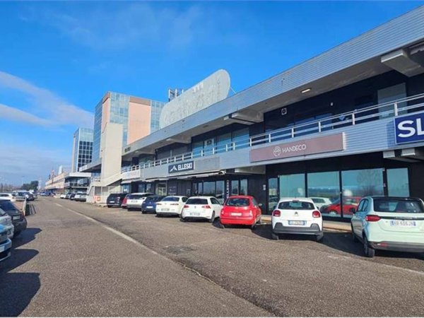 negozio in vendita a San Martino Buon Albergo