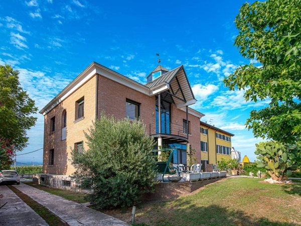 negozio in vendita a San Martino Buon Albergo