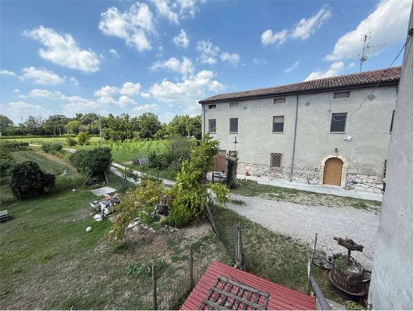 casa indipendente in vendita a San Martino Buon Albergo