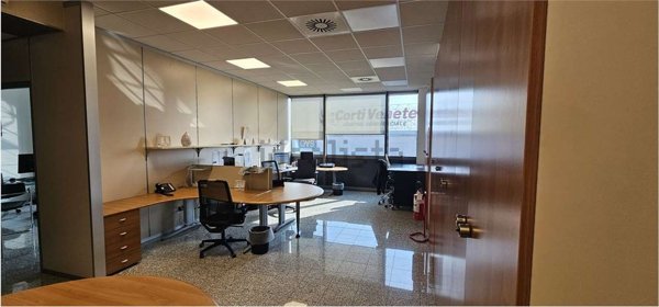 ufficio in vendita a San Martino Buon Albergo