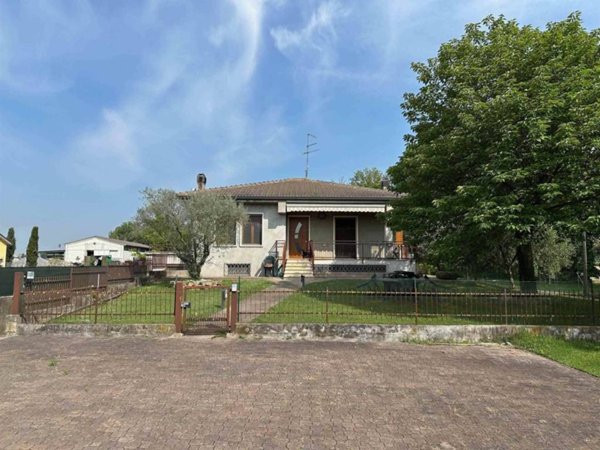 casa indipendente in vendita a San Martino Buon Albergo