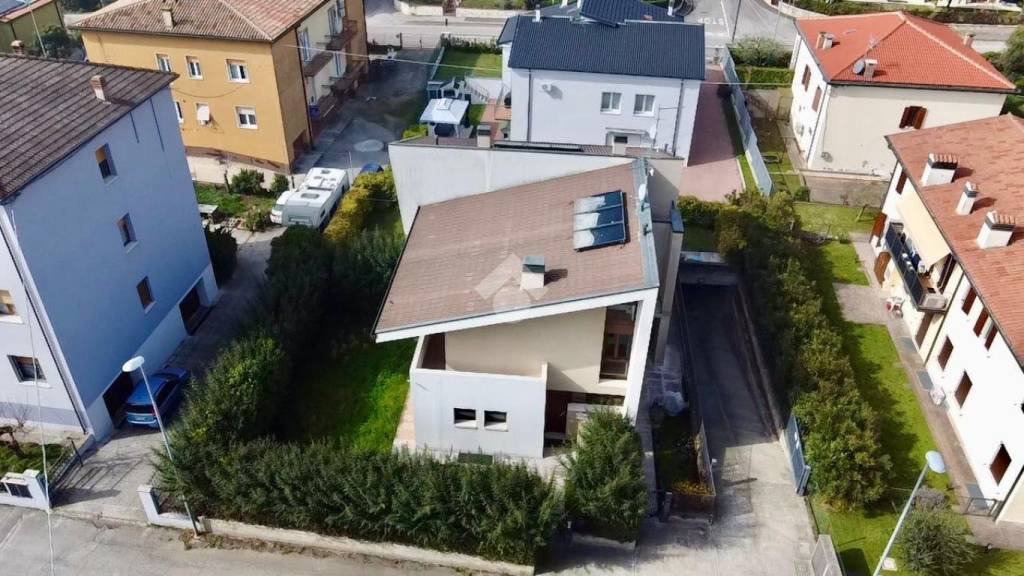 casa indipendente in vendita a San Martino Buon Albergo