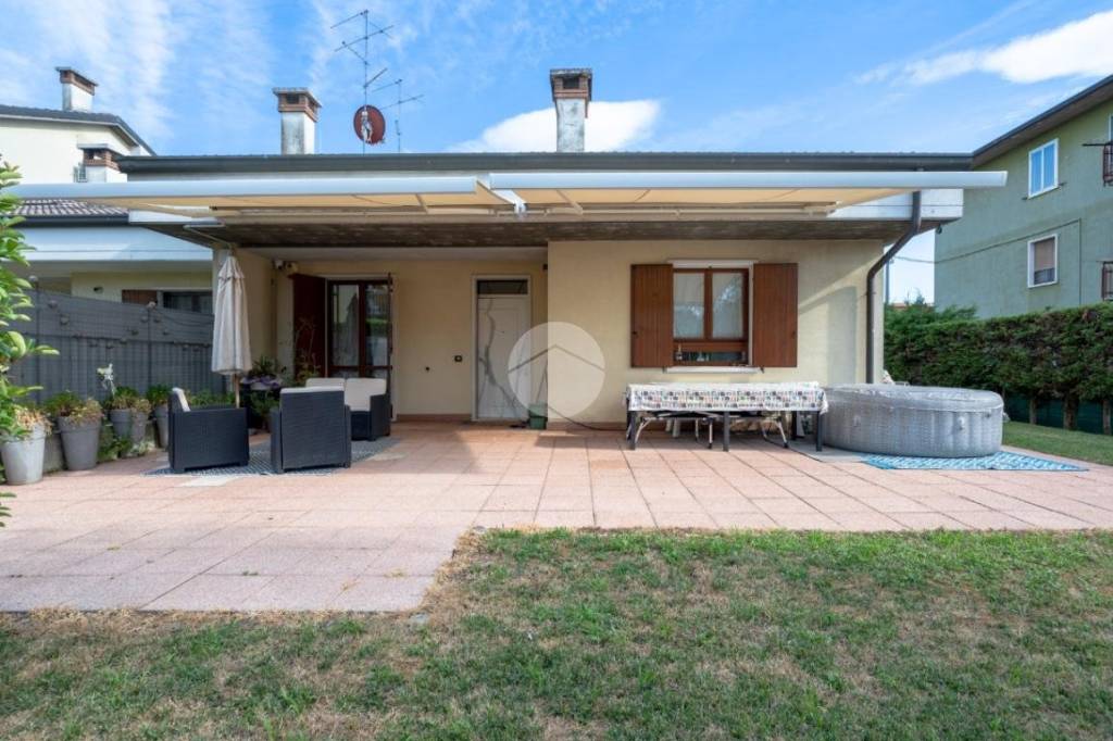 casa indipendente in vendita a San Martino Buon Albergo