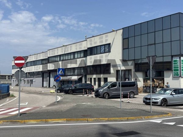 ufficio in vendita a San Martino Buon Albergo