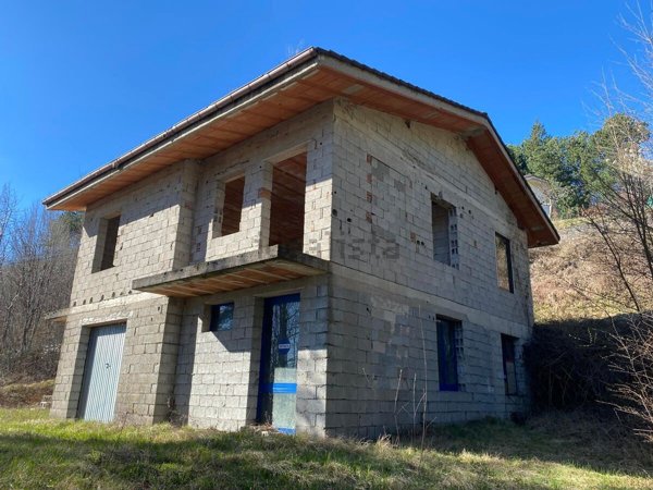 casa indipendente in vendita a San Mauro di Saline in zona Saline