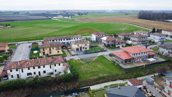 casa indipendente in vendita a San Pietro di Morubio in zona Bonavicina